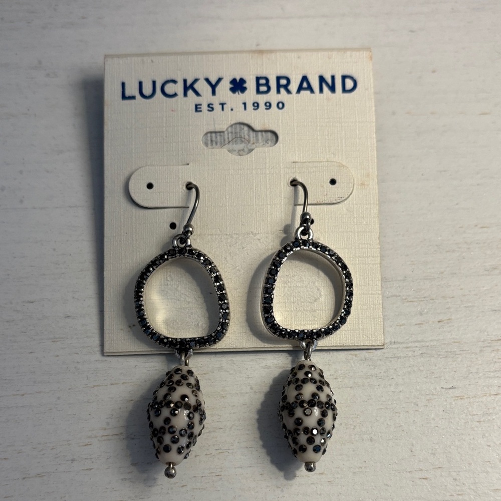 Lucky Dangle Earrings Silver Tone Cream Color Retail $32 Brand New